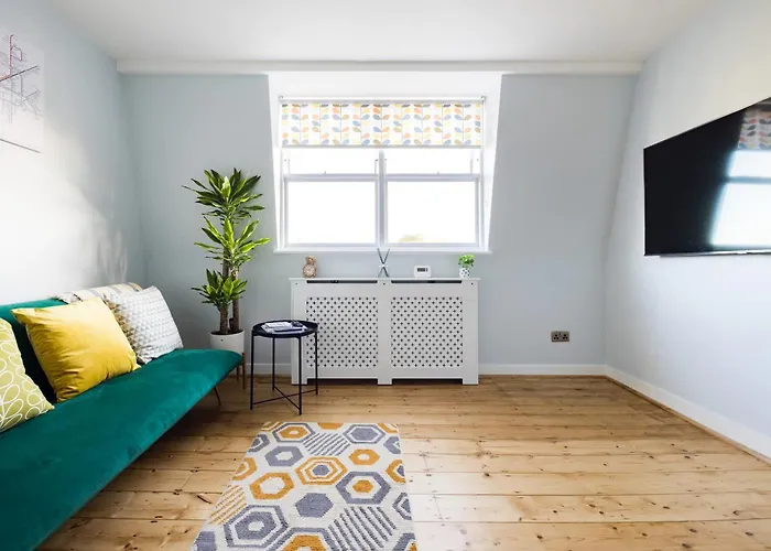 Luxurious 1-Bedroom Apartment In Kensington